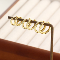 Boucles d'oreilles créoles irrégulières minimalistes 8,5-12 mm en argent sterling 925 plaqué or, faites à la main, pour femme