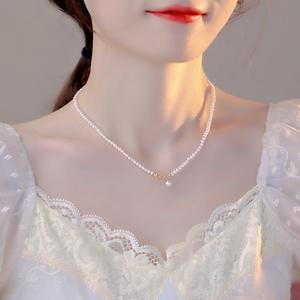 สร้อยคอทอง 14K แบบห่วงคอหงส์สไตล์เรโทรสำหรับผู้หญิง ประดับมุกน้ำจืดขนาดเล็ก ดีไซน์บางเฉียบ หายาก พร้อมตัวล็อคแบบฝรั่งเศส - Product Image 1