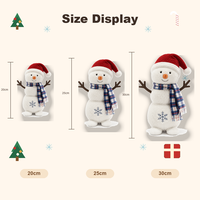 Peluche Bonhomme de Neige de Noël Personnalisée, Poupée d'Hiver Douce Rembourrée avec Chapeau de Père Noël et Écharpe à Carreaux, Cadeau Boutique, Faible MOQ, Support OEM ODM