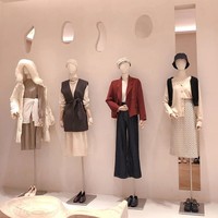 Mannequin Torse Féminin Moderne Réglable, Forme de Robe Colorée, Mannequin Demi-Corps Recouvert de Tissu avec Support Métallique pour Présentation de Vêtements