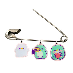 Accessoires d'usine personnalisables dessin animé mignon beaux badges en plastique <span class=keywords><strong>avec</strong></span> <span class=keywords><strong>épingle</strong></span>s de sûreté en acrylique caractéristique magnétique - Product Image 1