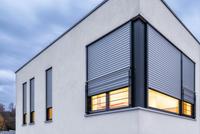 Monobloque persiana enrollable vidrio puertas ventanas aluminio ventanas personalizado control remoto automático