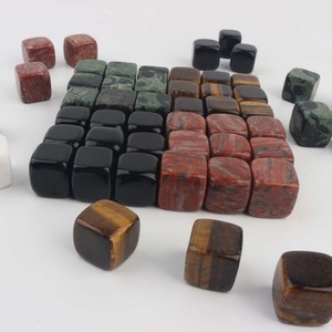 Ensemble de pierres à whisky en cristal naturel en forme de cube pour la vente en gros - Product Image 1