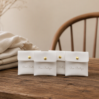 Pochette à bijoux personnalisée en cuir PU blanc avec fonction de sécurité pour montres, pierres précieuses et bagues, emballage en matériau recyclable, logo personnalisé, soie