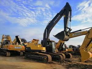 Excavatrice sur chenilles Volvo EC360DL avec godet de terrassement, matériel de construction - Product Image 3