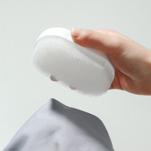 Brosse à linge à poils doux en nylon blanc, douce pour les cols des vêtements, les sous-vêtements, outil de nettoyage domestique multifonctionnel - Product Image 1