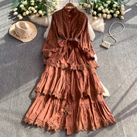 Robe midi décontractée pour femme, élégante, à manches longues, avec empiècements en dentelle, coupe trapèze, col montant, ceinturée et à volants étagés, pour le quotidien