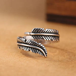 Q984 แหวนขนนกโลหะผสมโบราณชุบเงินของขวัญเครื่องประดับแฟชั่นสำหรับทุกเพศ - Product Image 2