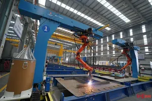 Machine de soudage automatique de poutres en H FANUC avec PLC et moteur 30KW, charge utile 10 KG, répétabilité 0,02 mm - Product Image 4