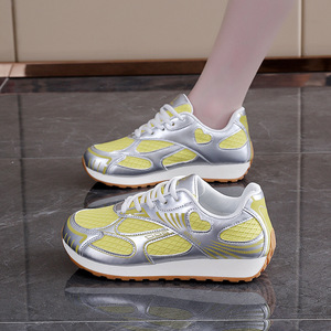 Nuevas zapatillas deportivas ligeras, extremadamente populares entre las mujeres en 2026. Nuevos zapatos casuales de suela gruesa a la moda. - Product Image 2