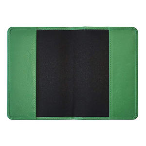 Conjunto de viaje personalizado de cuero falso para pasaporte y etiqueta de equipaje - Product Image 2