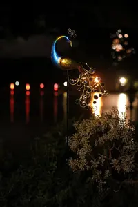 Lámpara de jardín de pavo real con energía solar, artesanía de pavo real, adorno de hierro, lámpara de patio insertada en el suelo