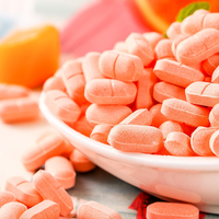 Comprimés d'acide ascorbique (vitamine C), favorisent la santé immunitaire et la protection antioxydante, saveur orange, complément alimentaire à base de plantes