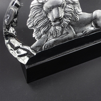 Trophées en cristal de lion de nouvelle conception en gros d'usine avec base noire en forme de bloc