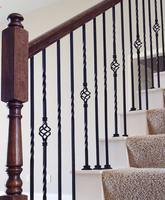 Balustres en fer personnalisés Balustre extérieur Commande d'échantillon disponible Pulvérisation de poudre électrostatique pour résidences côtières