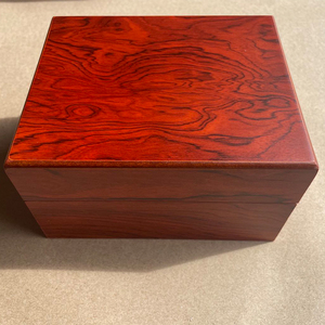 กล่องนาฬิกาหรูจากโรงงานโดยตรง พร้อมโลโก้สั่งทำพิเศษและภายในบุผ้ากำมะหยี่ สำหรับบรรจุภัณฑ์นาฬิกาแบรนด์ไฮเอนด์สำหรับผู้ชาย กล่องของขวัญนาฬิกา - Product Image 4