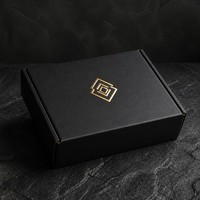 Boîte d'expédition en carton ondulé noir mat de luxe personnalisée avec logo en feuille d'or, boîte d'expédition pliable en kraft écologique pour emballage cadeau