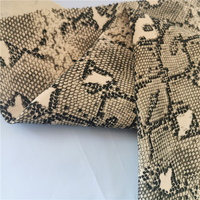 Tissu Velours Géométrique Effet Peau de Serpent en Fausse Fourrure 100% Polyester Imperméable Tricoté Chaîne Lourd pour Rideaux de Voiture, Sacs, Costumes et Mode