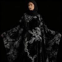 Nais Luxe Nouveau Motif Épais Polyester Blanc Brodé Gaufré Floral 3D Velours Noir Vêtements de Nuit Mariage Filles Hiver Abaya