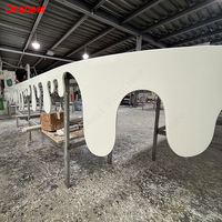 Comptoirs de bar en surface solide Corian blanc glacier avec design de gouttes de crème glacée, comptoirs de cuisine en forme de L pour hôtel