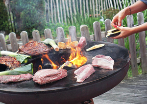 Foyer moderne et élégant en acier corten pour les réunions de famille en plein air, barbecue de style premium avec combustible de bois de chauffage - Product Image 6
