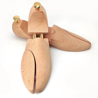 Embauchoirs réglables de haute qualité et tubes jumeaux en gros embauchoirs en bois de hêtre pour bottes pour hommes