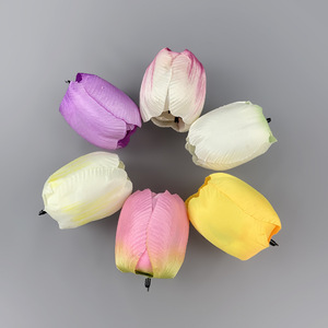 Fleurs artificielles en soie en forme de tulipes avec lumières LED, décorations florales pour mariage, accessoires d'extérieur et de maison, 7 pouces - Product Image 1