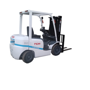 Chariot élévateur TCM FD30 3.0T d'occasion pour l'exploitation minière et les travaux de terrassement, bon état, diesel, hydraulique, déplaceur latéral, mât à deux étages - Product Image 1