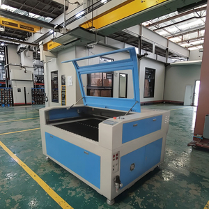 Machine de découpe et de gravure au laser CO2 acrylique pour le bois, le MDF, le papier, le caoutchouc avec prise en charge BMP/AI/PLT, refroidissement à l'eau 3 axes - Product Image 1