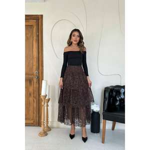Jupe mi-longue marron taille haute en dentelle superposée pour femme, motif floral élégant, idéale pour les soirées - Product Image 4