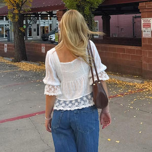 Chemise à manches courtes décontractée à col en V en dentelle écologique tricotée d'été avec détail de nœud devant et coupe ample - Product Image 3