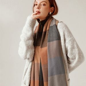 Écharpe élégante de style mondain à rayures et carreaux pour femme, grande taille, automne et hiver, écharpes chaudes - Product Image 4