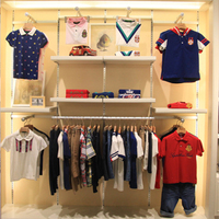 Mini cintres professionnels en bois pour enfants, vente en gros, étiquette privée, affichage de vêtements