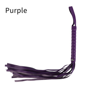 BANSEY Fouet en cuir PU souple avec larges pompons et poignée à boucle de poignet, pour jeux de rôle, préliminaires, discipline et fessées en couple - Product Image 5