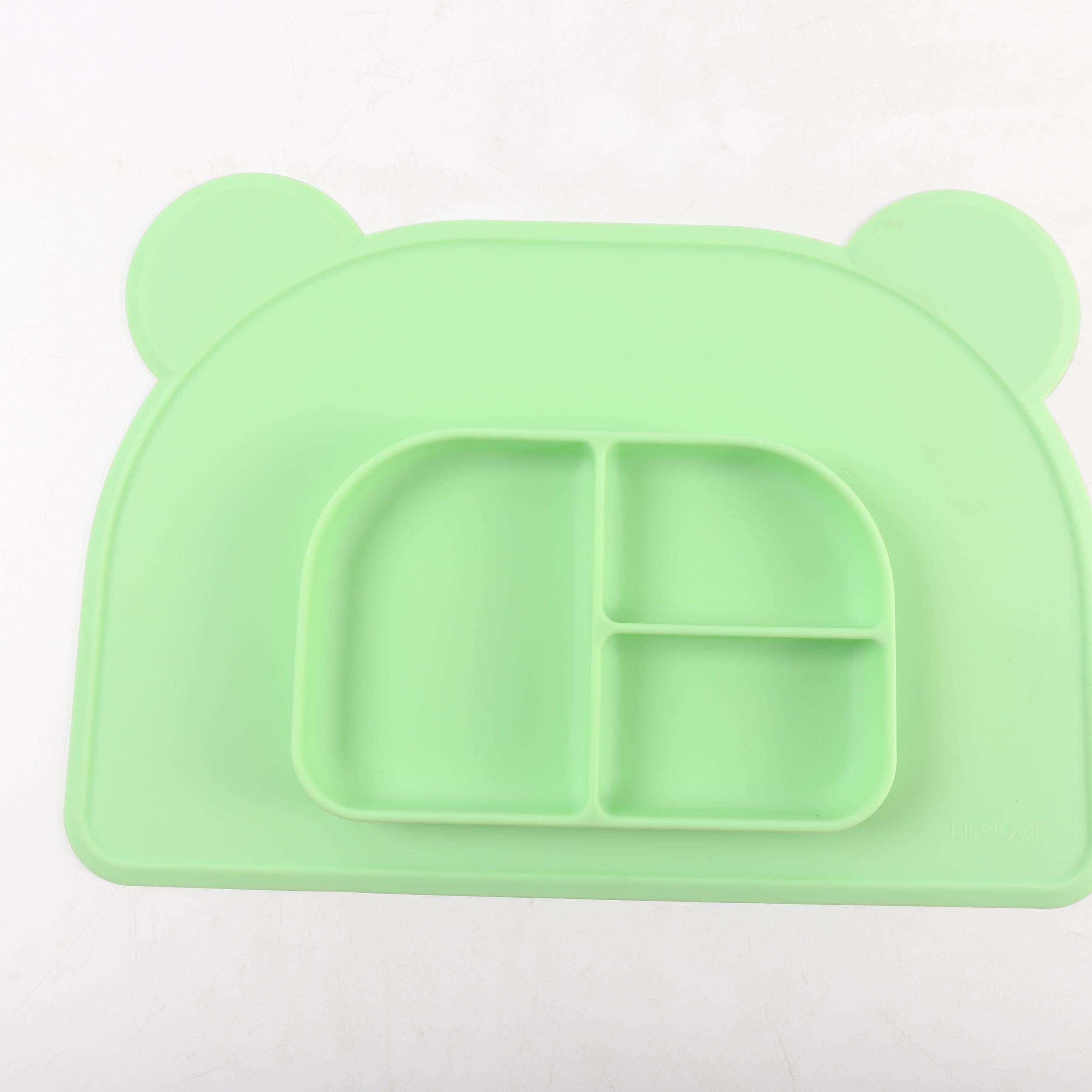 สีเขียว