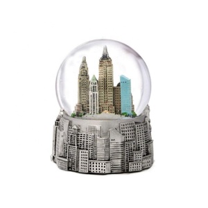Tùy chỉnh nhựa giáng sinh Quả cầu tuyết với xây dựng bên trong bóng nước - Product Image 2
