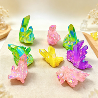 Vente en gros de grappes de cristaux d'aura en quartz clair plaqué titane arc-en-ciel électrolytique pour la décoration intérieure