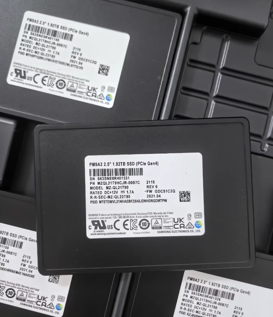 New Enterprise Server Internal Metal NVMe SSD PM9A3 1.92TB MZQL21T9HCJR High Speed PCIe4.0 Protocol 6800MB/s Read/2700MB/s Write
