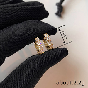 Orecchini a polsino chic da donna, stile semplice e brillante, accessori per l'orecchio da indossare tutti i giorni - Product Image 4