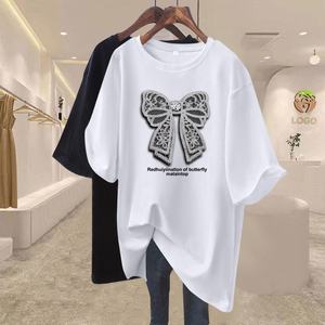 T-<span class=keywords><strong>Shirt</strong></span> Streetwear Ample – Jersey de Coton Doux avec Motif Nœud en <span class=keywords><strong>Dentelle</strong></span>, Conception Épaules Tombantes pour <span class=keywords><strong>Femme</strong></span> Style Urbain - Product Image 1