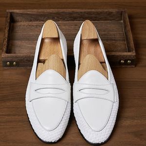 Nouvelles Chaussures Homme BaiHu A129 Faites à la Main, Grandes Tailles, pour Bureau et Carrière, Respirantes, Perforées, Antidérapantes, Légères, à Bout Renforcé - Product Image 1