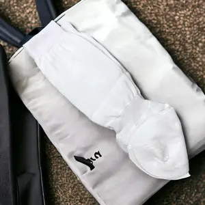 Calcetines deportivos largos hasta la rodilla para niños y adultos, calcetines de fútbol absorbentes del sudor, de compresión, estilo blanco sólido - Product Image 5