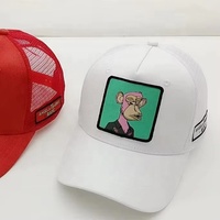 Casquette de camionneur classique personnalisée à 5 panneaux avec patch tissé, devant en coton blanc et dos en maille, casquette de baseball à 7 trous avec fermeture à pression en plastique