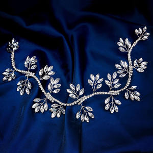 Couronnes de mariée personnalisées de style forêt, branche de feuille, couronnes de mariée artisanales, fleurs en strass ondulées, diadèmes polyvalents, couronnes de <span class=keywords><strong>demoiselle</strong></span> <span class=keywords><strong>d</strong></span>'<span class=keywords><strong>honneur</strong></span> pour mariage - Product Image 4