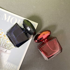 Cổ Phun Chai 30Ml Sương 30Ml Đen Đỏ Rõ Ràng Màu Hồng Nước Hoa Chai Nước Vuông Phun Chai 30Ml - Product Image 1