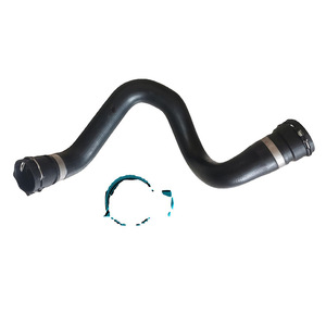 Manguera de Refrigerante Benbao 17128616524 de Goma para Reemplazo y Reparación - Product Image 1