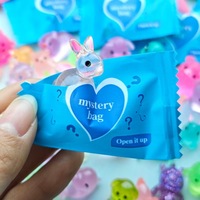Miniature en résine en sachet surprise, modèle animal miniature qui brille dans le noir, emballée individuellement, jouet tendance, prix de boîte surprise