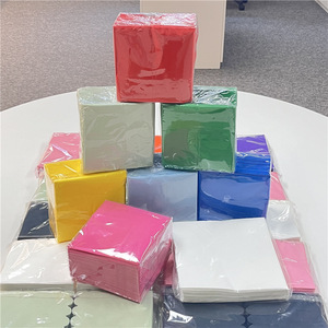 Khăn ăn giấy màu nâu trắng, gấp 1/4, kích thước tùy chỉnh 25*25/30*30/33*33cm, 2 lớp, in logo nổi màu đỏ - Product Image 5