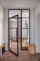 Ventanas de Acero con Marco Delgado, Impermeables y con Acabado para Uso Exterior en Hoteles y Villas
