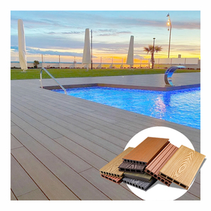 Venta al por mayor Venta caliente de madera de plástico compuesto WPC Decking Flooring para piscina - Product Image 1